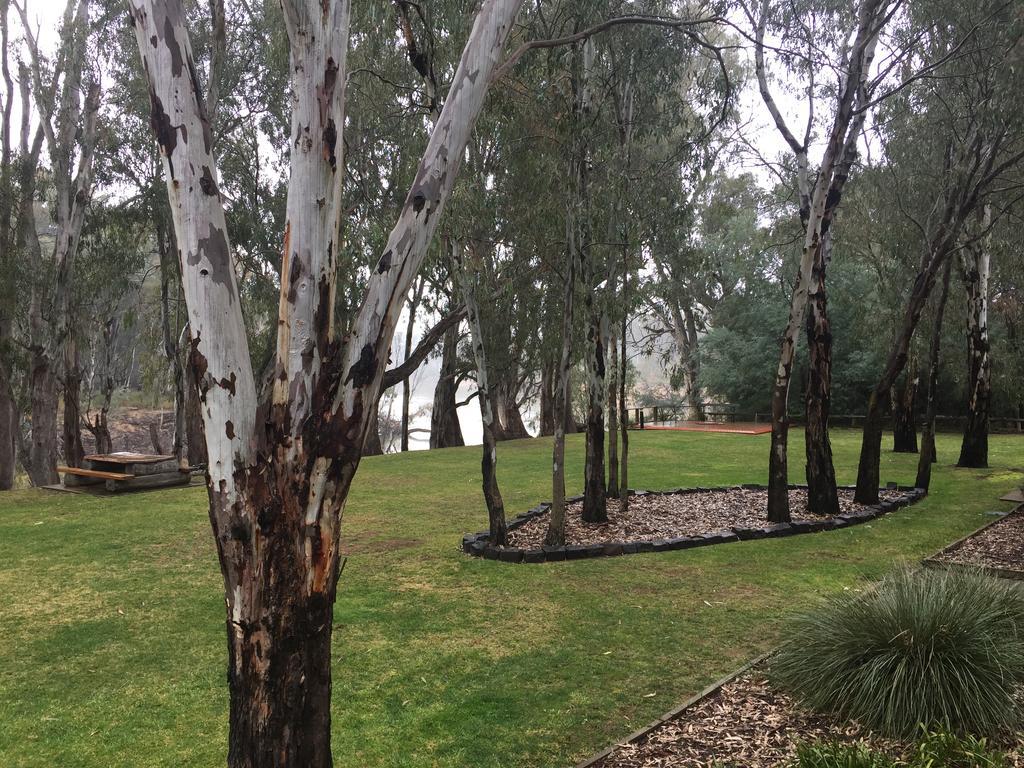 Riverspa Apartments Moama Esterno foto